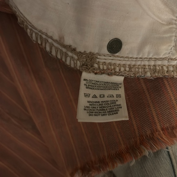 EUC Free People blue denim distressed jean shorts with interior stripe detail - Picture 10 of 12